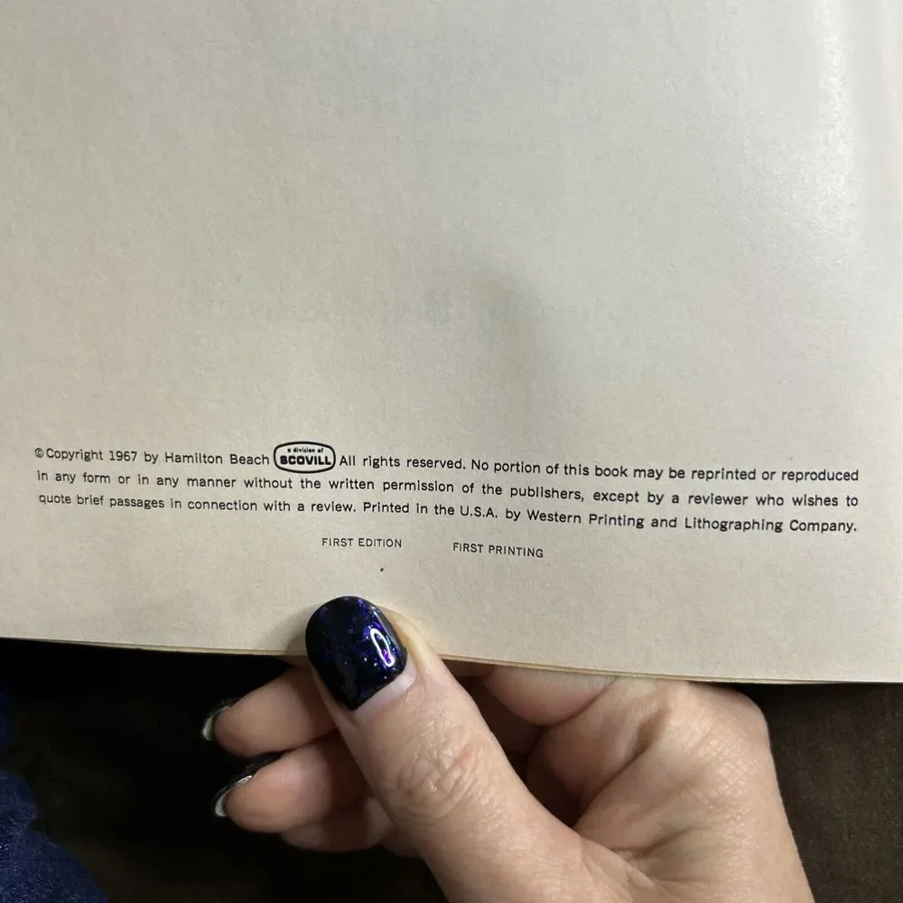 The Electric‎ Knife Way to BETTER CARVING 1967 1st Edition Cook Book